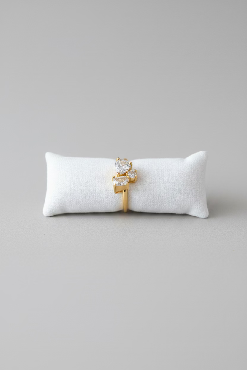 BIBA Ring Crystal Love - Gold with sparkling gemstones