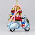 Weihnachtsanhänger „Christmas Vespa“ mit Geschenken